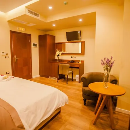 Center Hotel 4*