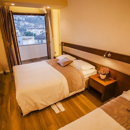 Center Gjirokastër