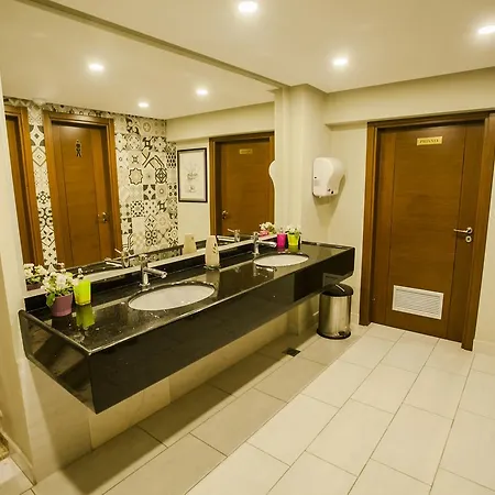 Center Hotel