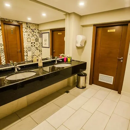 Center Hotel