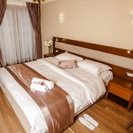 Center 4* Gjirokastër