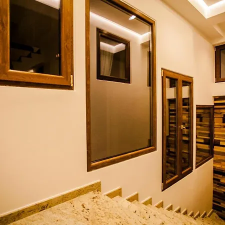 Center 4* Gjirokastër