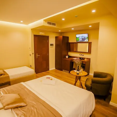 Center Hotel